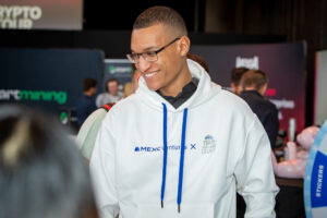 AO0I1727-oi4025871031