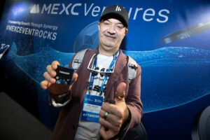 AO0I2157-oi4037957876