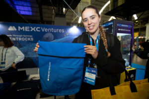 AO0I2190-oi4037983044